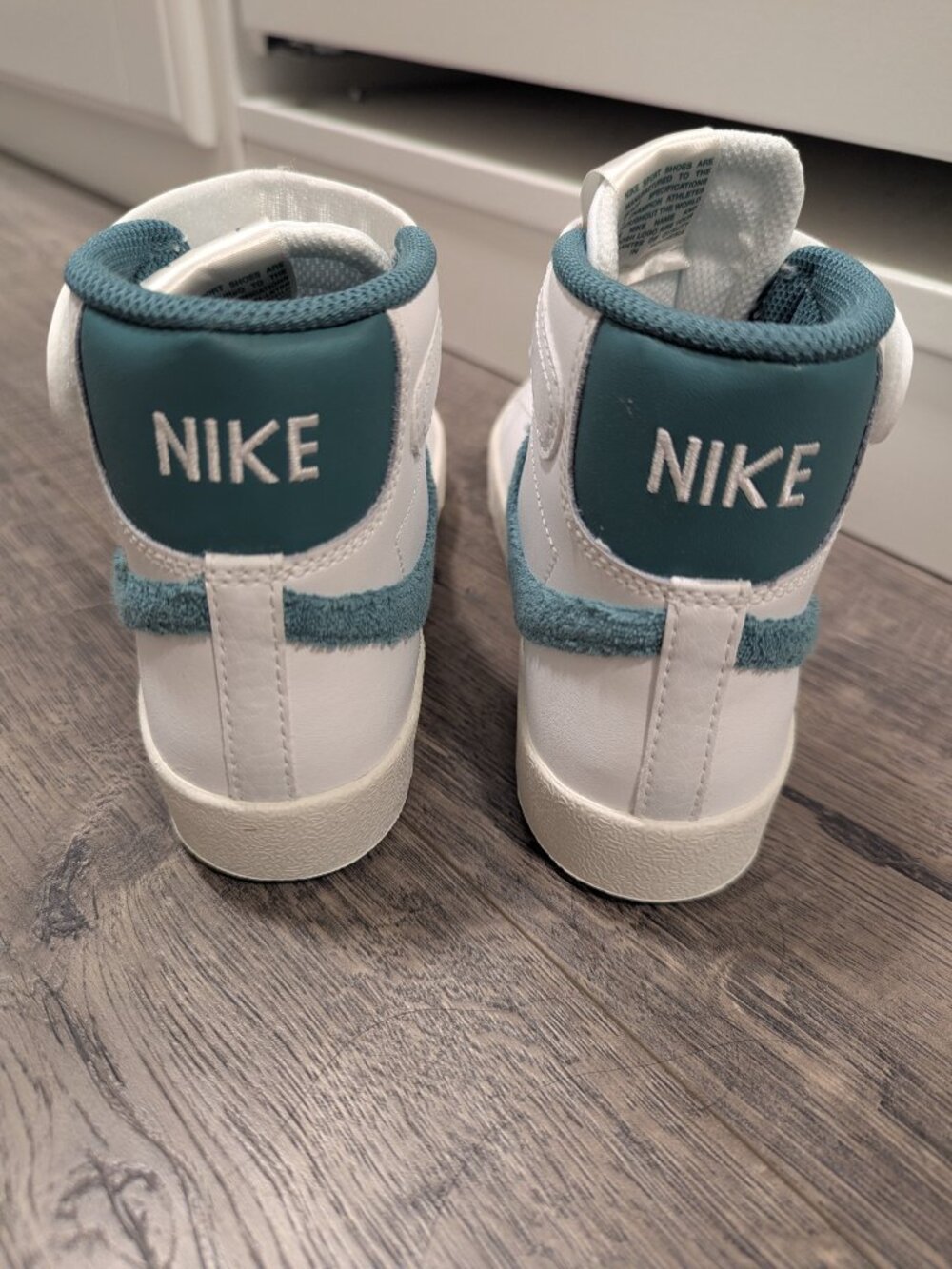 Nike Blazer Mid '77 Sneakers, Kids 1Y - Picture 5 of 7